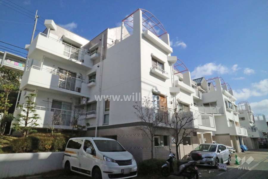 高槻阿武山一番街109号棟の外観(北西側から)