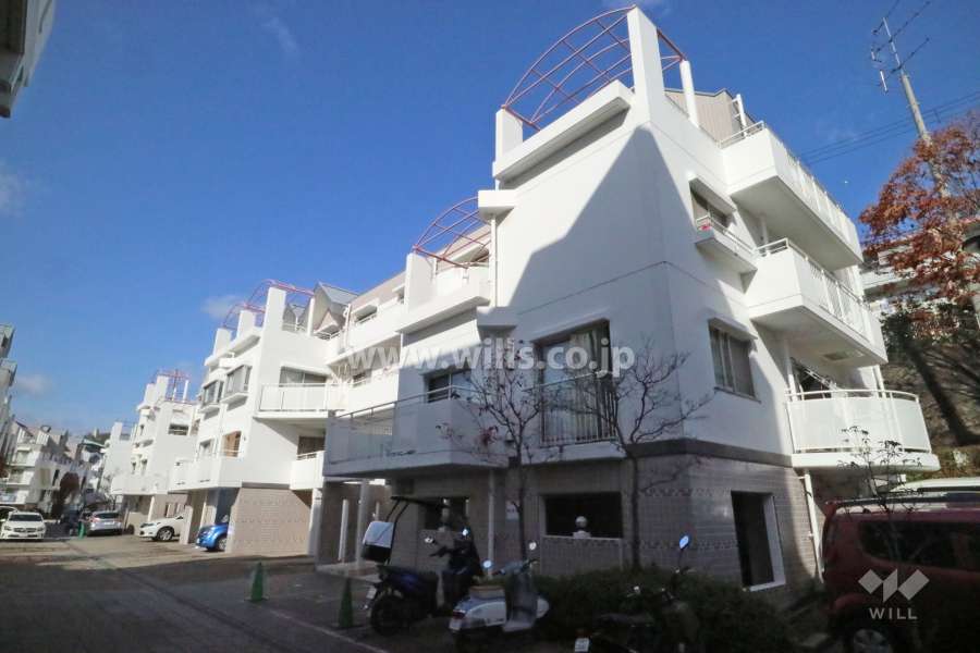 高槻阿武山一番街109号棟の外観(南東側から)