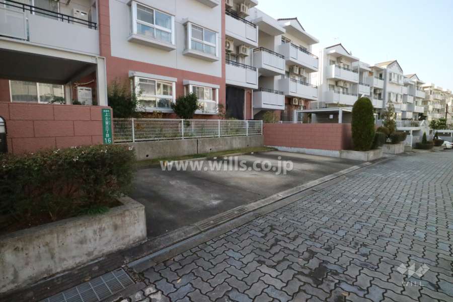 敷地内駐車場(屋外平面式)