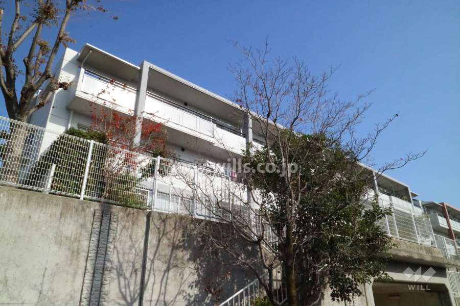 高槻阿武山二番街Ｅ03号棟の外観(南西側から)