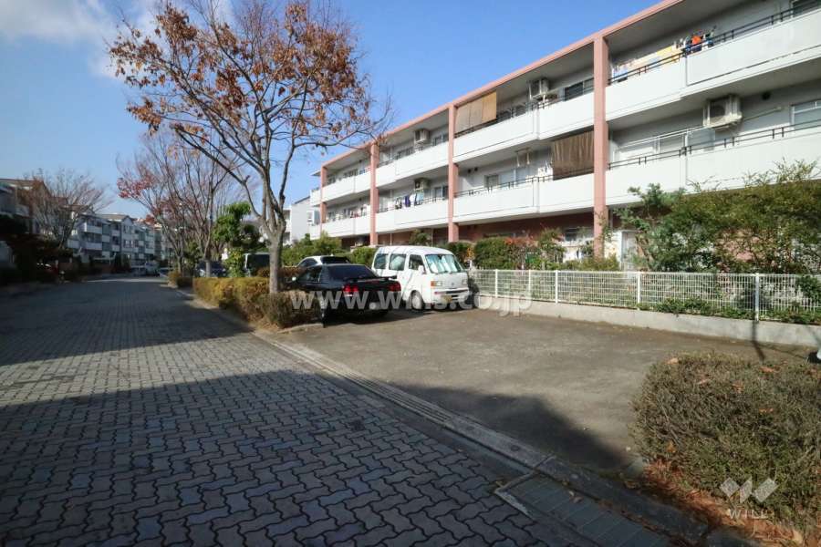 敷地内駐車場(屋外平面式)