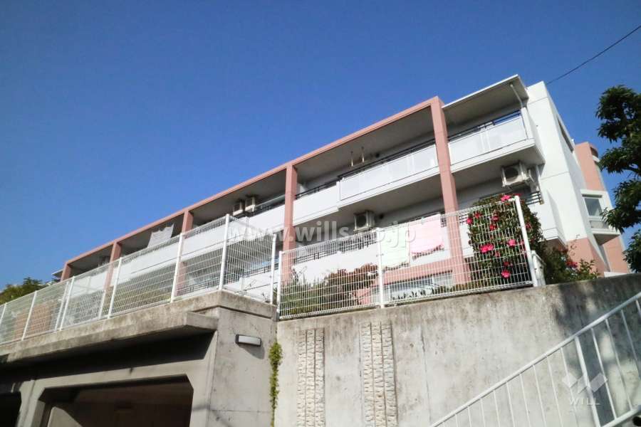 高槻阿武山二番街東Ｅ04号棟の外観（南東側から）