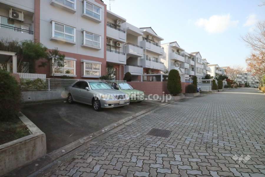 敷地内駐車場（屋外平面式）