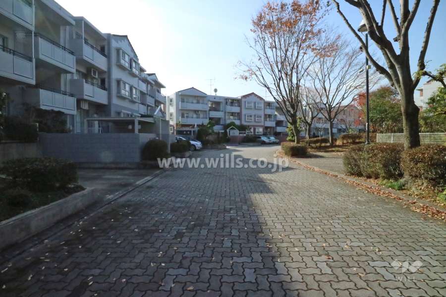 敷地北西側の前面道路