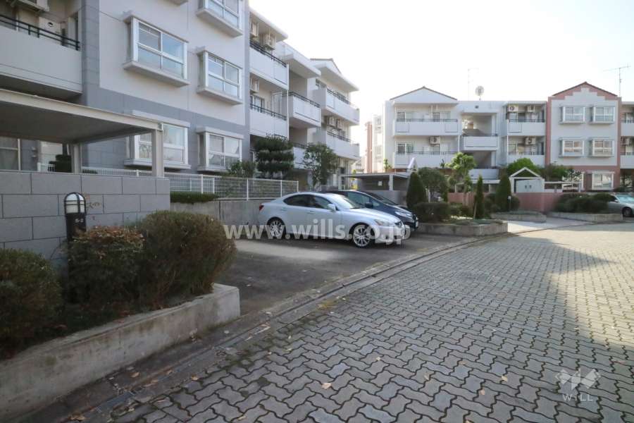 敷地内駐車場（屋外平面式）