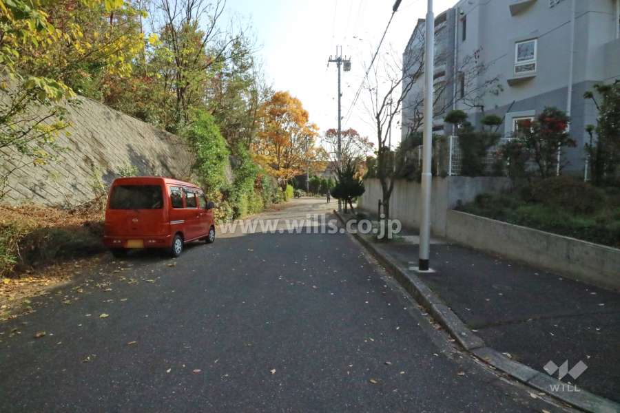 敷地北東側の前面道路