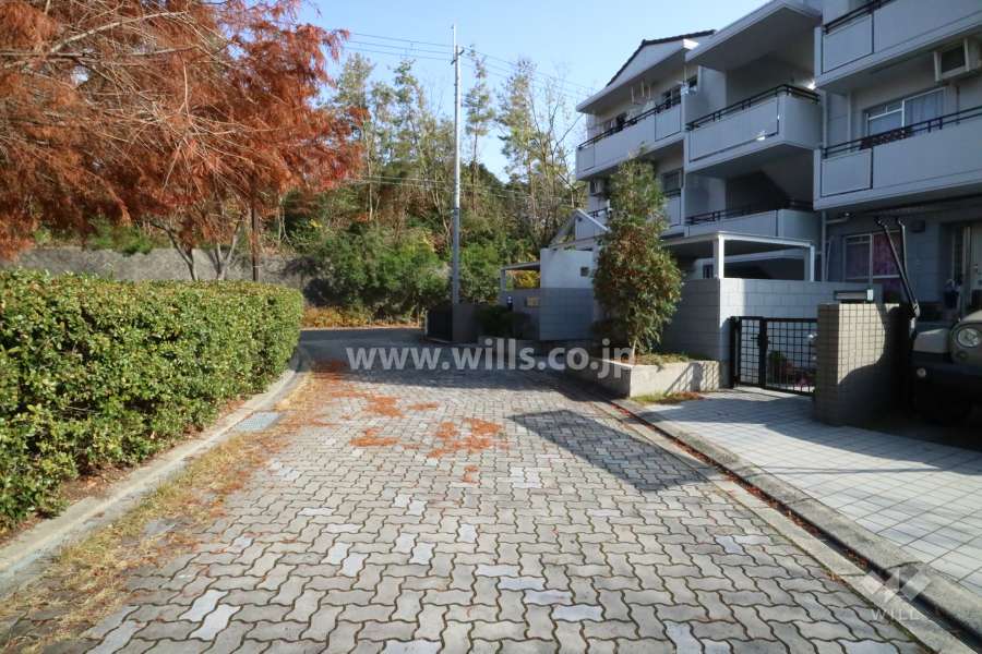 敷地北西側の前面道路