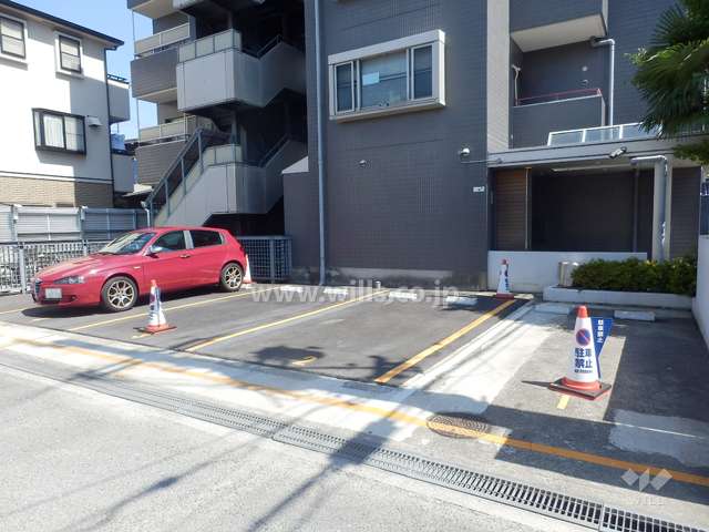 敷地内駐車場（屋外平面式）