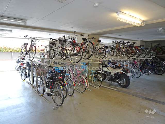 屋内に設けられた駐輪場