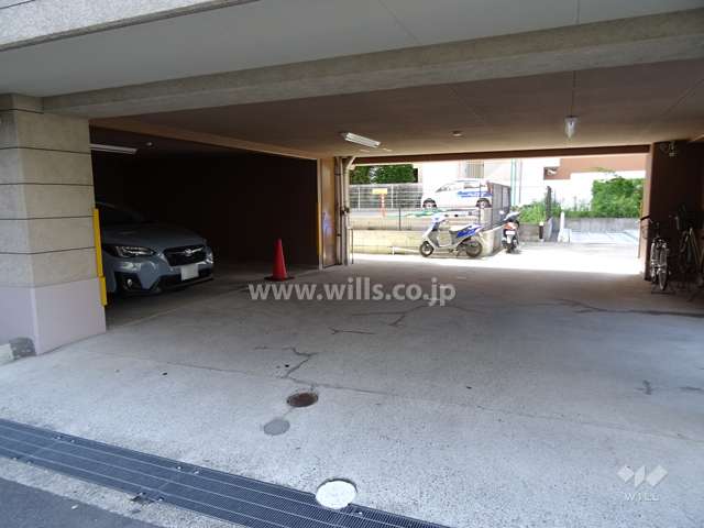 敷地内駐車場（屋内平面式）