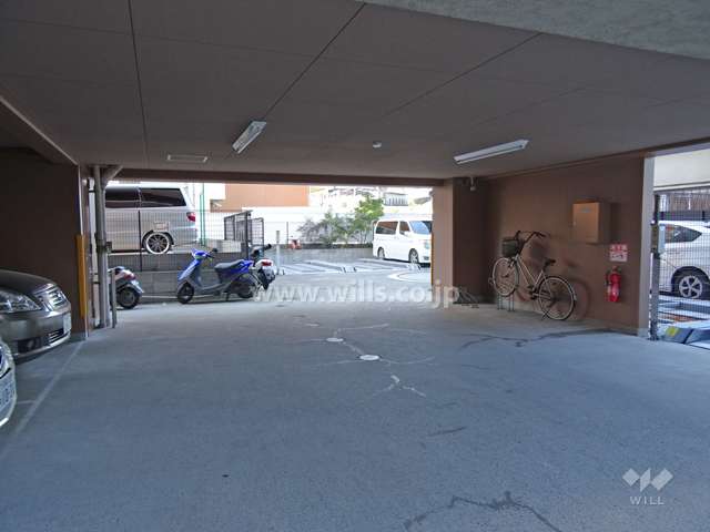 敷地内駐車場（屋内平面式・屋外機械式）