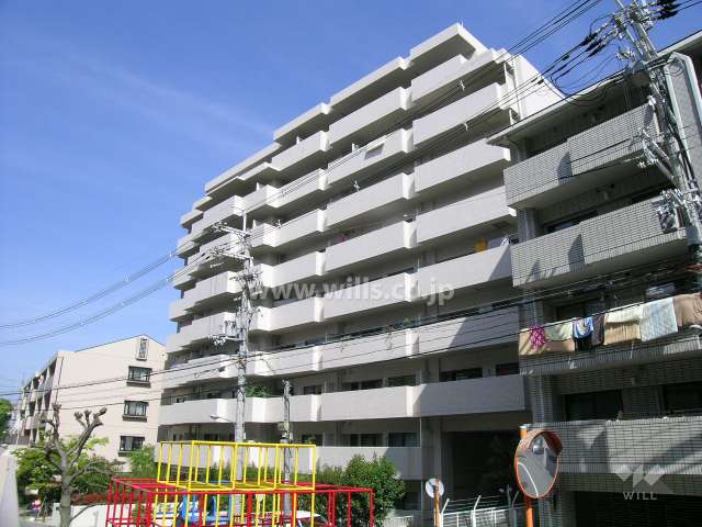 フォルム緑丘南棟の外観（南東側から）