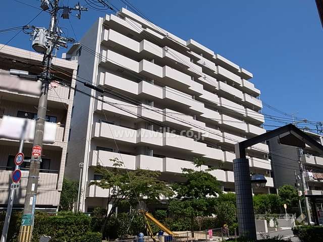 フォルム緑丘南棟の外観（南西側から）