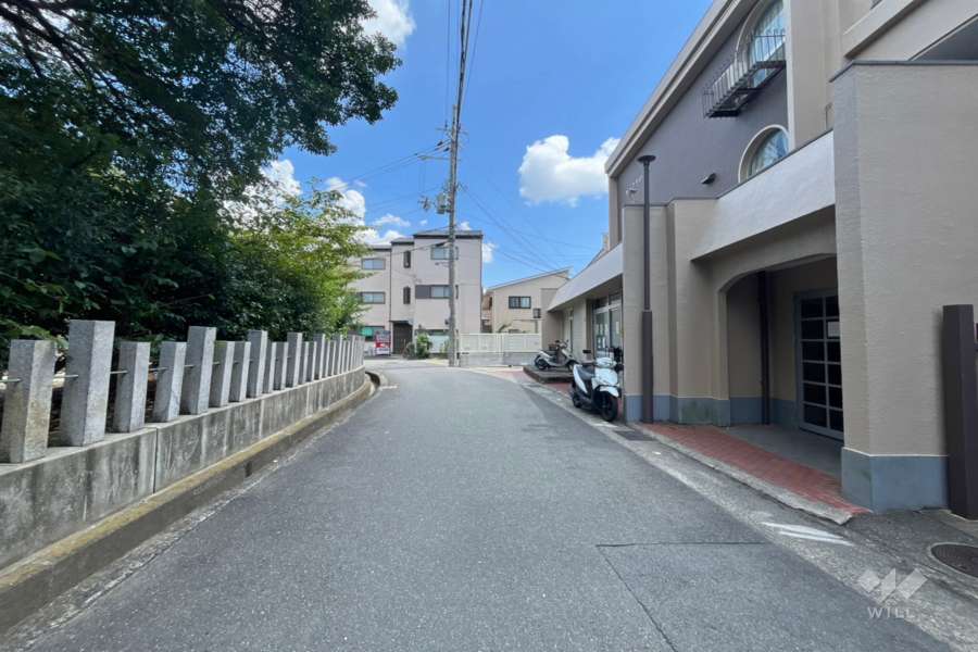敷地北側の前面道路　