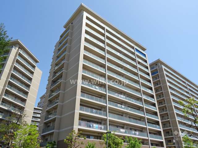 ジオ彩都みなみ坂5番館の外観（南西側から）