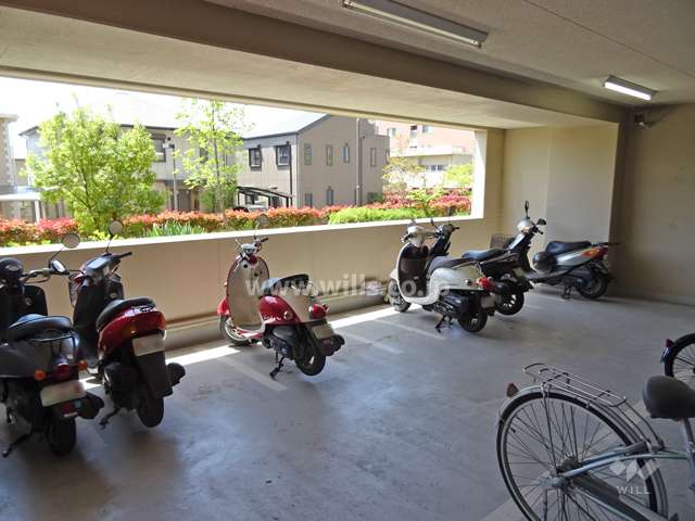 屋内に設けられたバイク置場