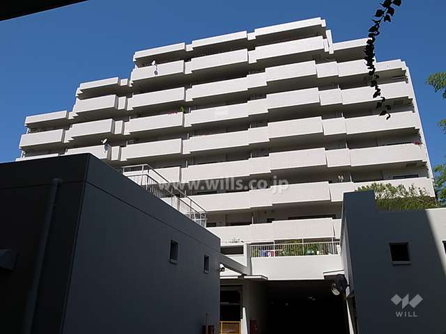 フォルム緑丘北棟の外観（南側から）
