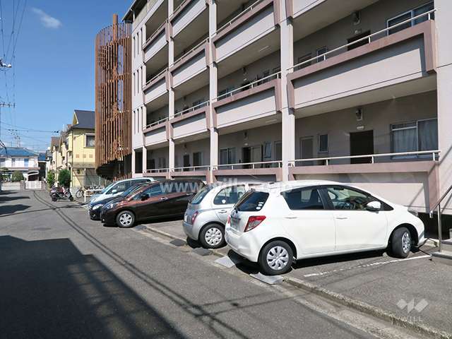 敷地内駐車場（屋外平面式）