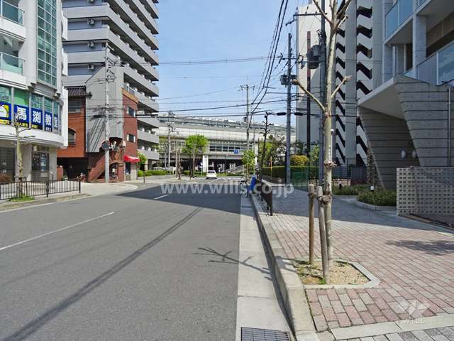 敷地北側の前面道路