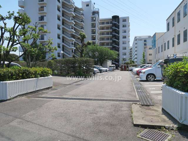 駐車場出入り口