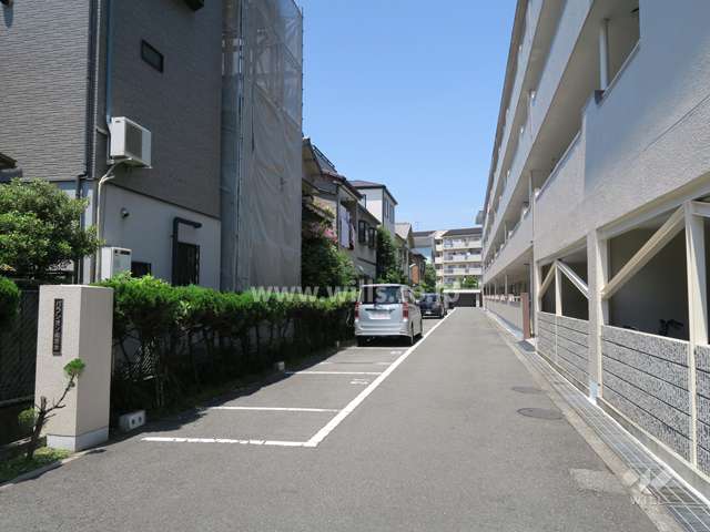敷地内駐車場(屋外平面式)