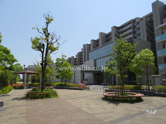 敷地北側に公園があります。