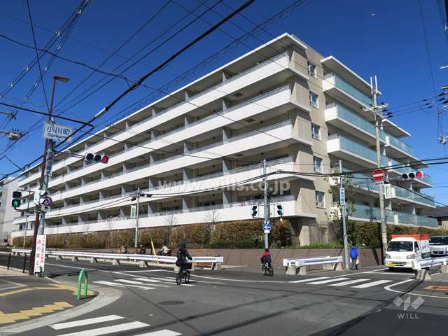 ブリリア茨木下中条の外観（南東側から）