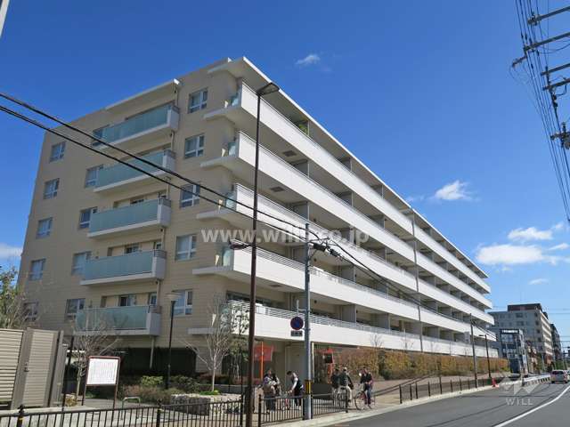 ブリリア茨木下中条の外観（南西側から）