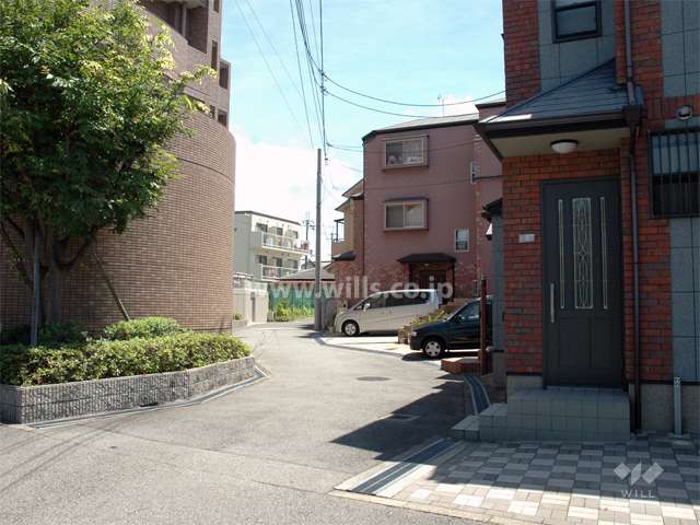 敷地南側の道路。