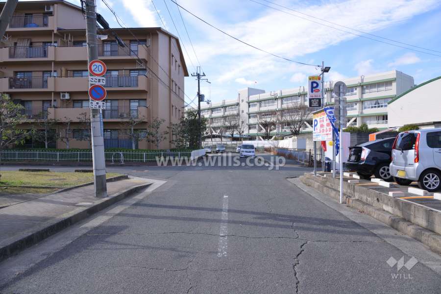 敷地の北側前面道路