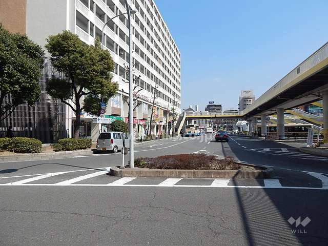 敷地南側の前面道路