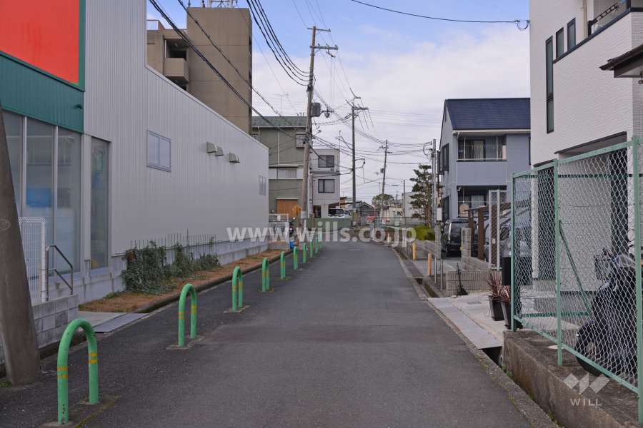 敷地北側の前面道路