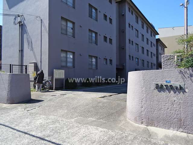 駐車場出入り口