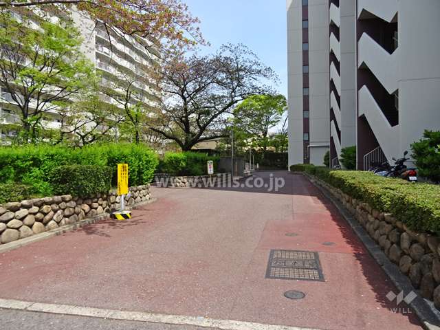 駐車場出入り口