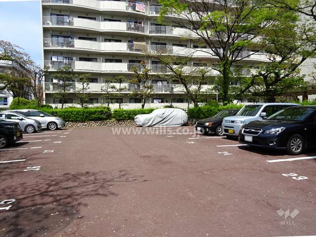 敷地内駐車場（屋外平面式）