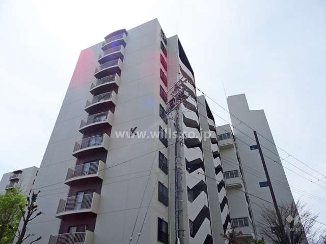 阪急南茨木ハイタウン駅前高層住宅K棟の外観（北東側から）