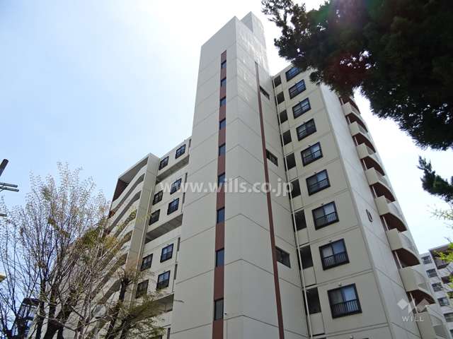 阪急南茨木ハイタウン駅前高層住宅D棟の外観（北西側から）