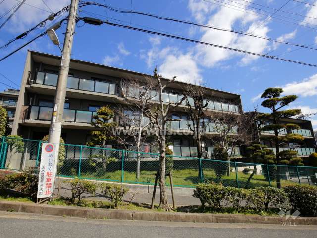 南春日丘プライムタウンA棟の外観（南側から）