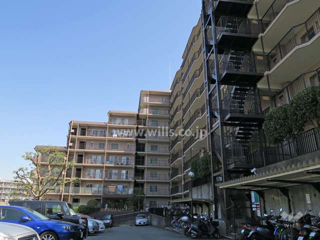 穂積台グランドコーポの外観(西側から)