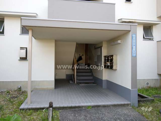 陽和台第3住宅15号棟の出入り口（共用ポスト）