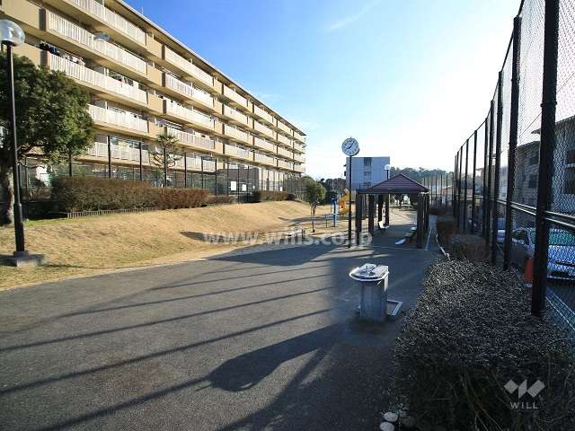 敷地に隣接する児童公園