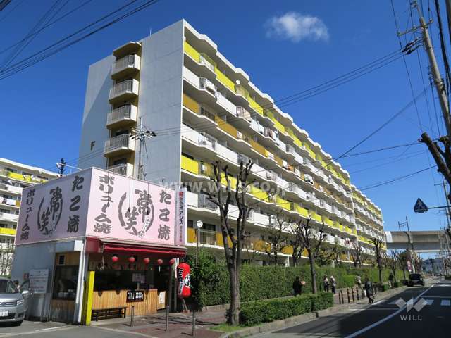 阪急東奈良高層住宅F棟の外観（南西側から）