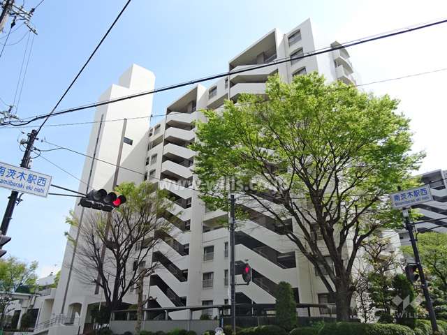 阪急南茨木ハイタウン駅前高層住宅G棟の外観（北西側から）