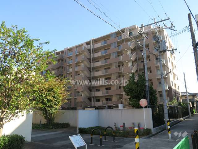 ステイツグラン茨木B棟の外観（北西側から）