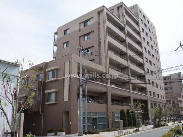 ステイツグラン茨木D棟の外観(北西側から)