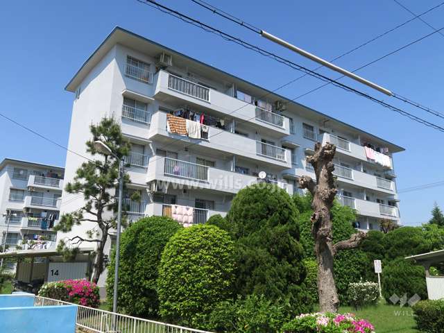 平田住宅14号棟の外観（南西側から）