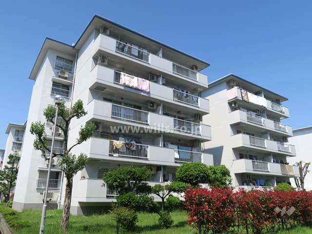 平田住宅15号棟の外観（南西側から）