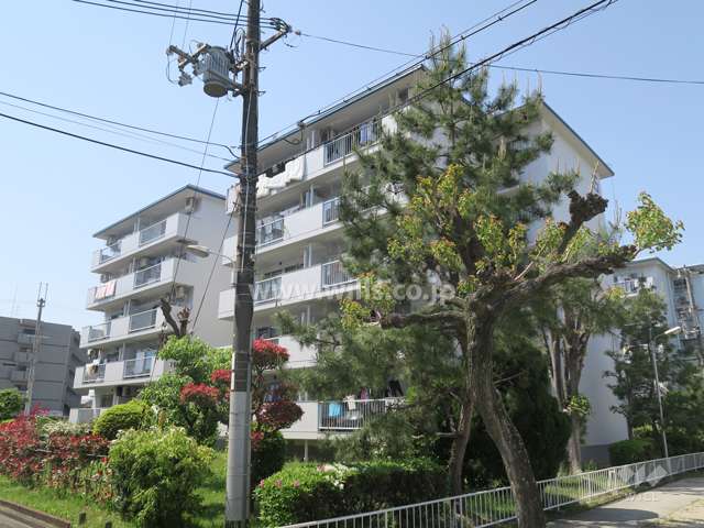 平田住宅15号棟の外観（南東側から）