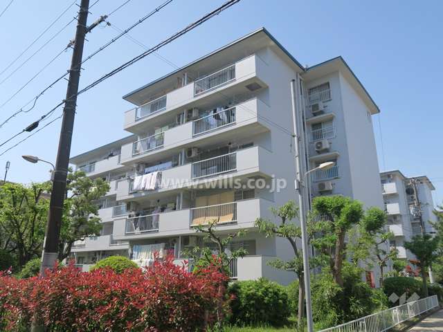 平田住宅17号棟の外観（南東側から）
