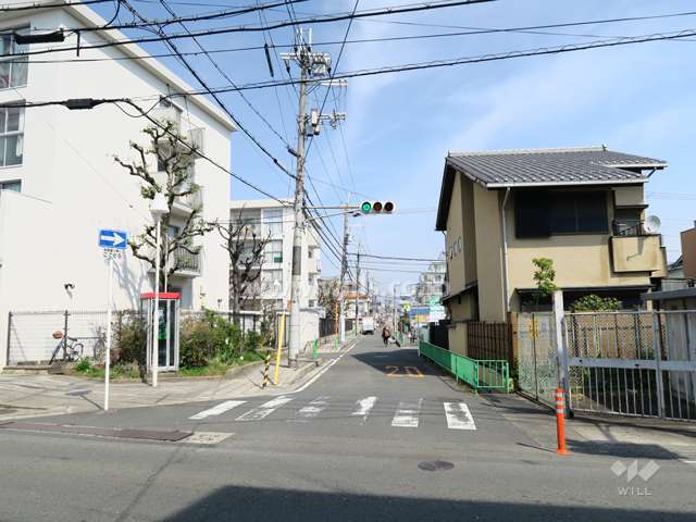 敷地東側の前面道路